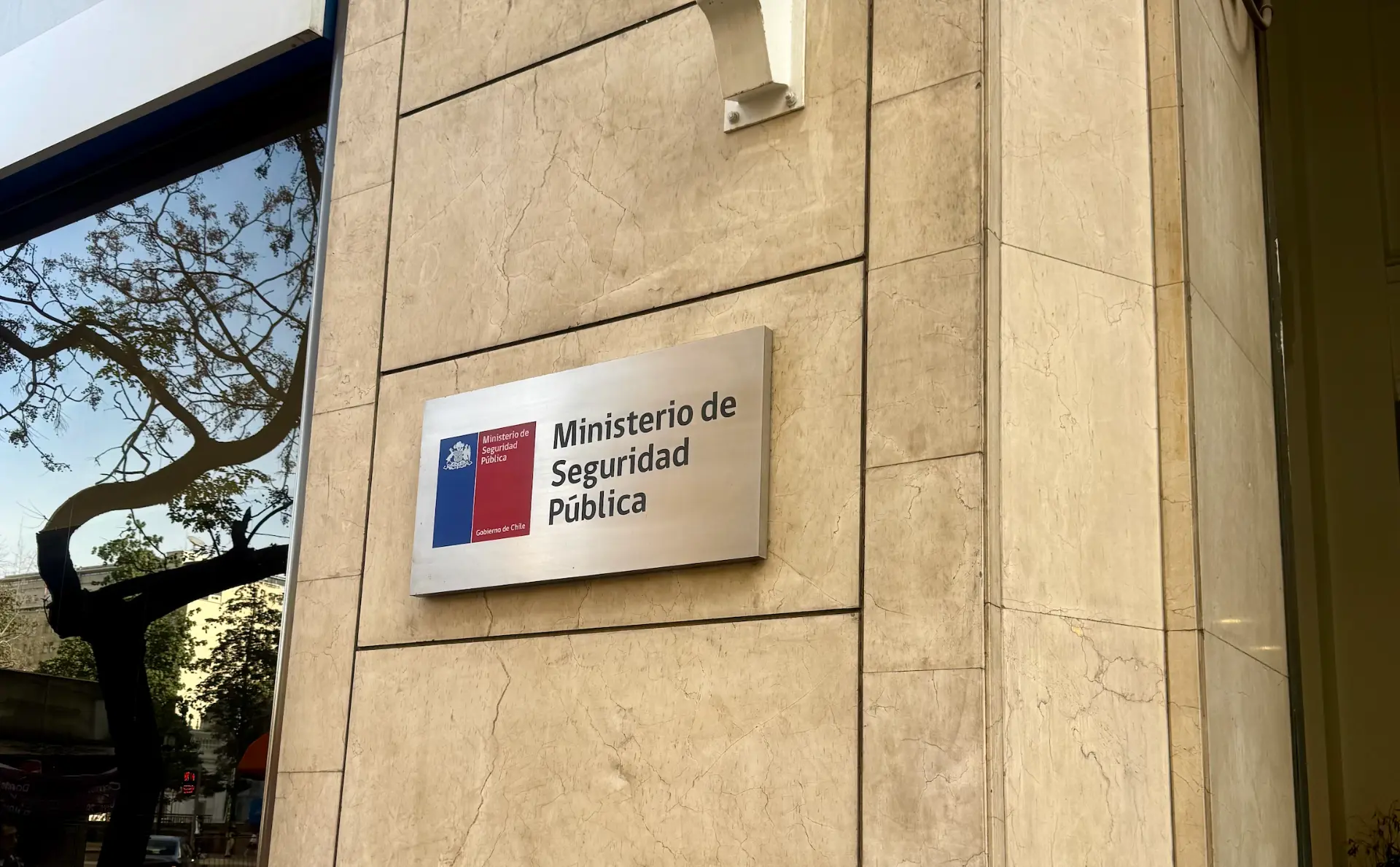Un minuto y veintisiete segundos